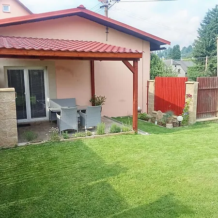Bungalov Mikulasovice Semesterbostad